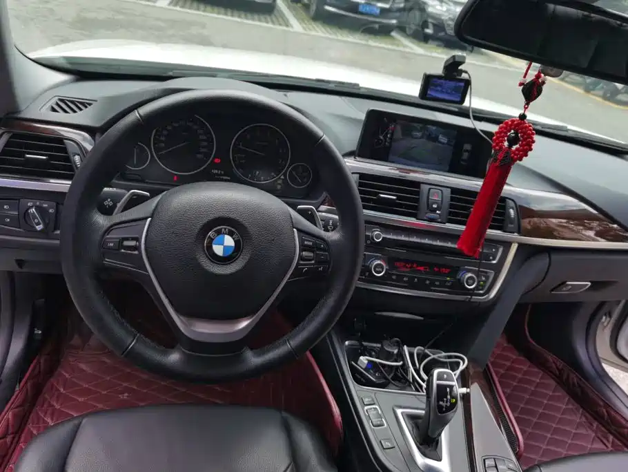 BMW 3 Series 2015 — фото 12
