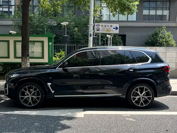 BMW X5 2025