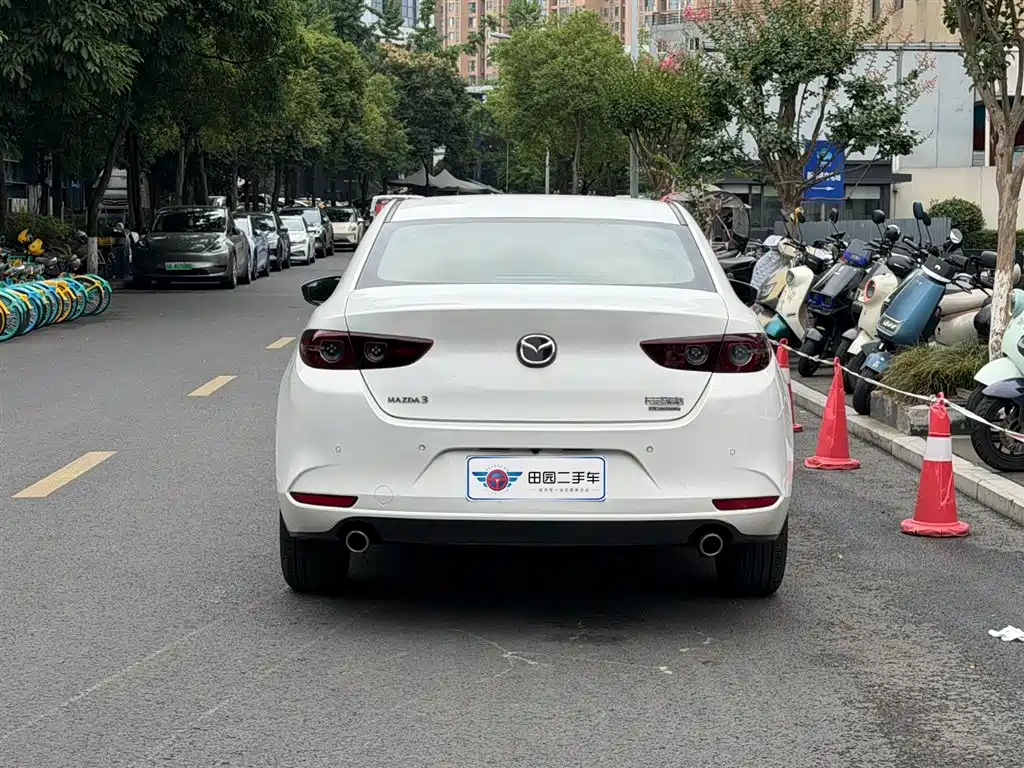 Mazda 3 Axela 2023