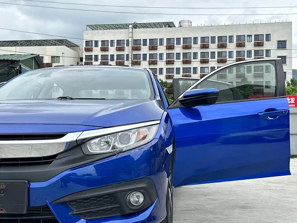 Honda Civic 2016 — фото 18