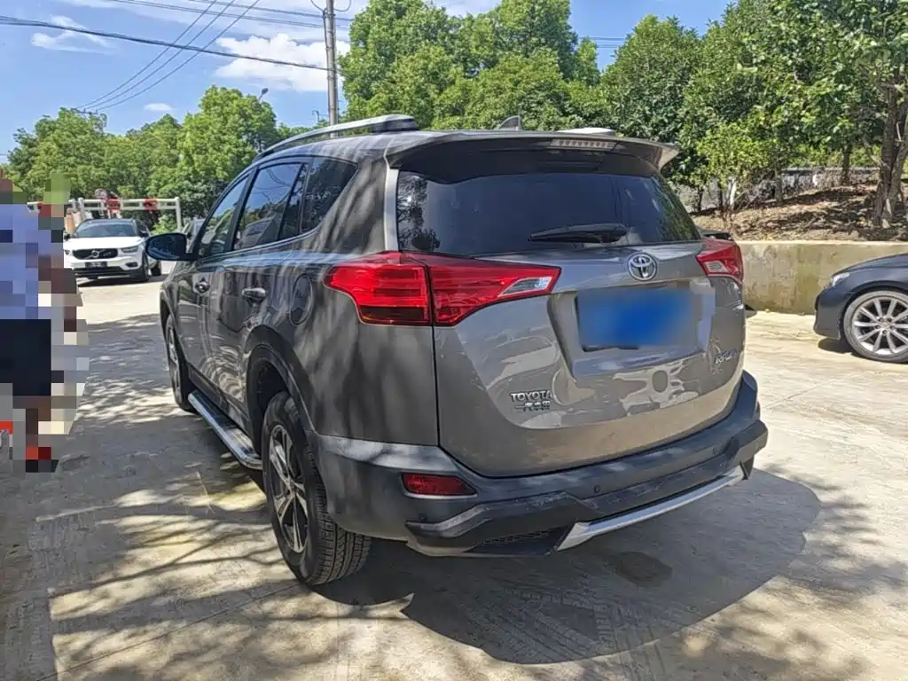 Toyota RAV4 2015