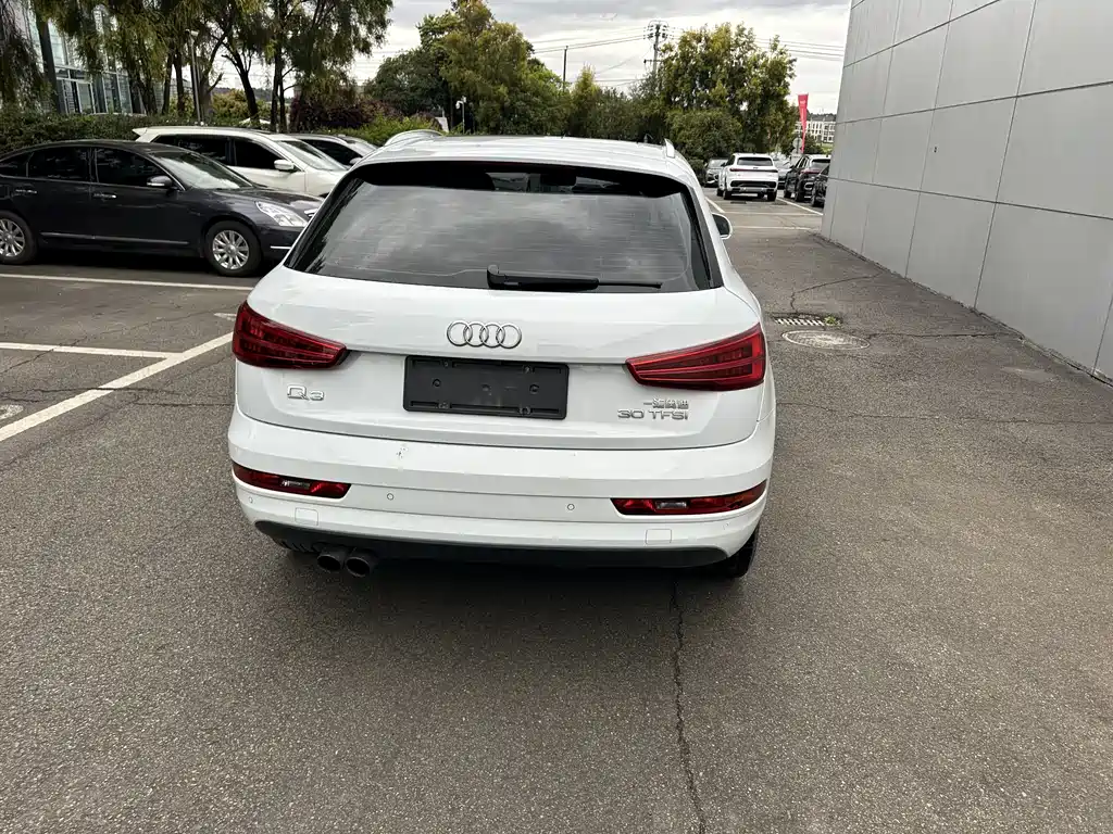 Audi Q3 2018 — фото 7