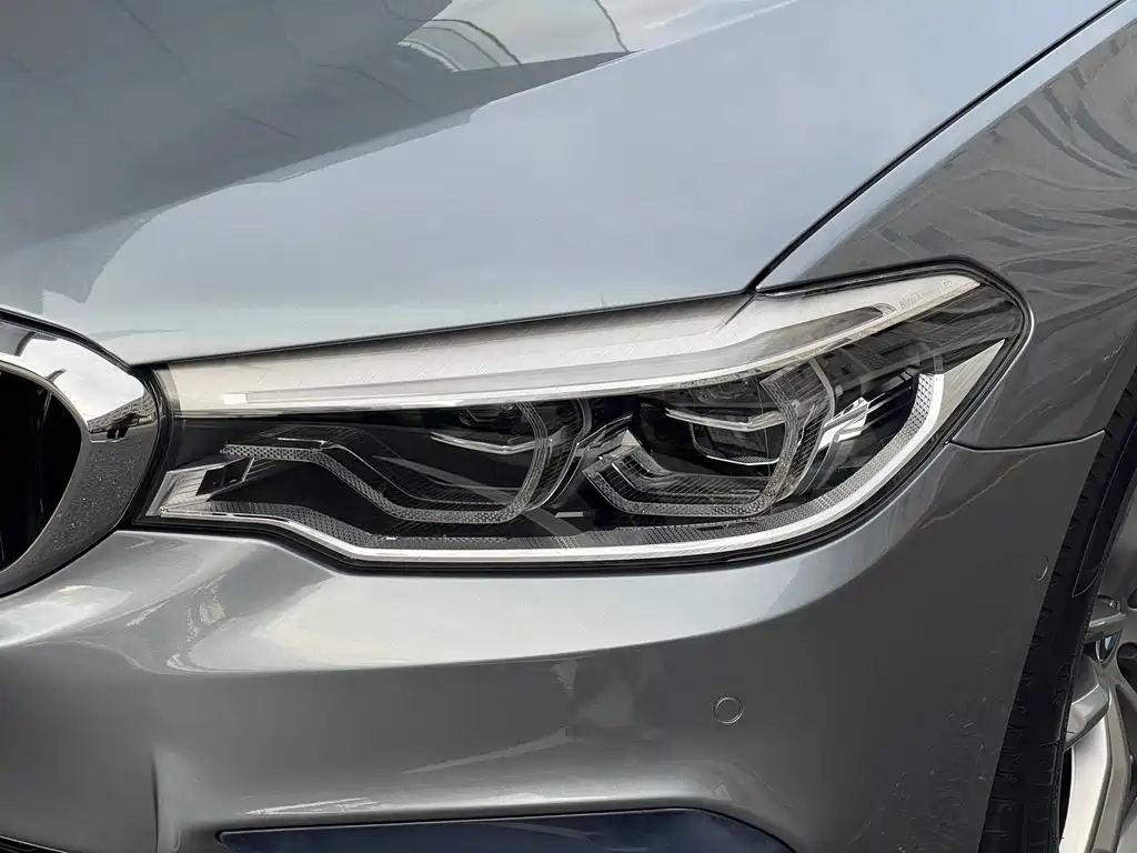 BMW 5 Series 2020 — фото 21