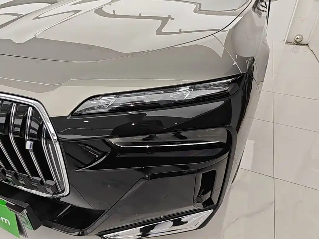 BMW i7 2024 — фото 24