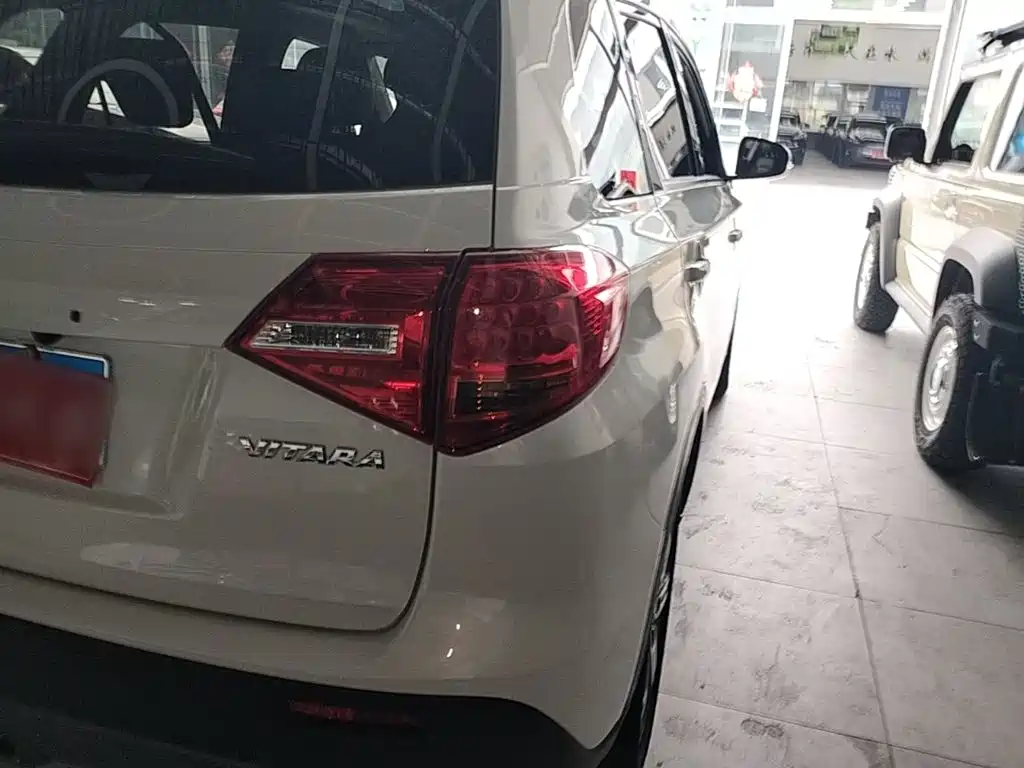 Suzuki Vitara 2018 — фото 8