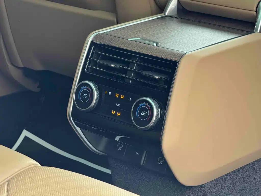 Land Rover Range Rover 2025 — фото 17