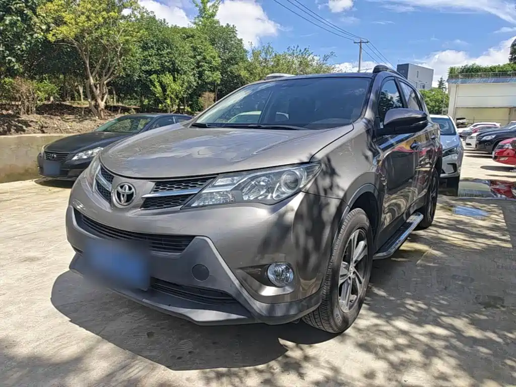 Toyota RAV4 2015