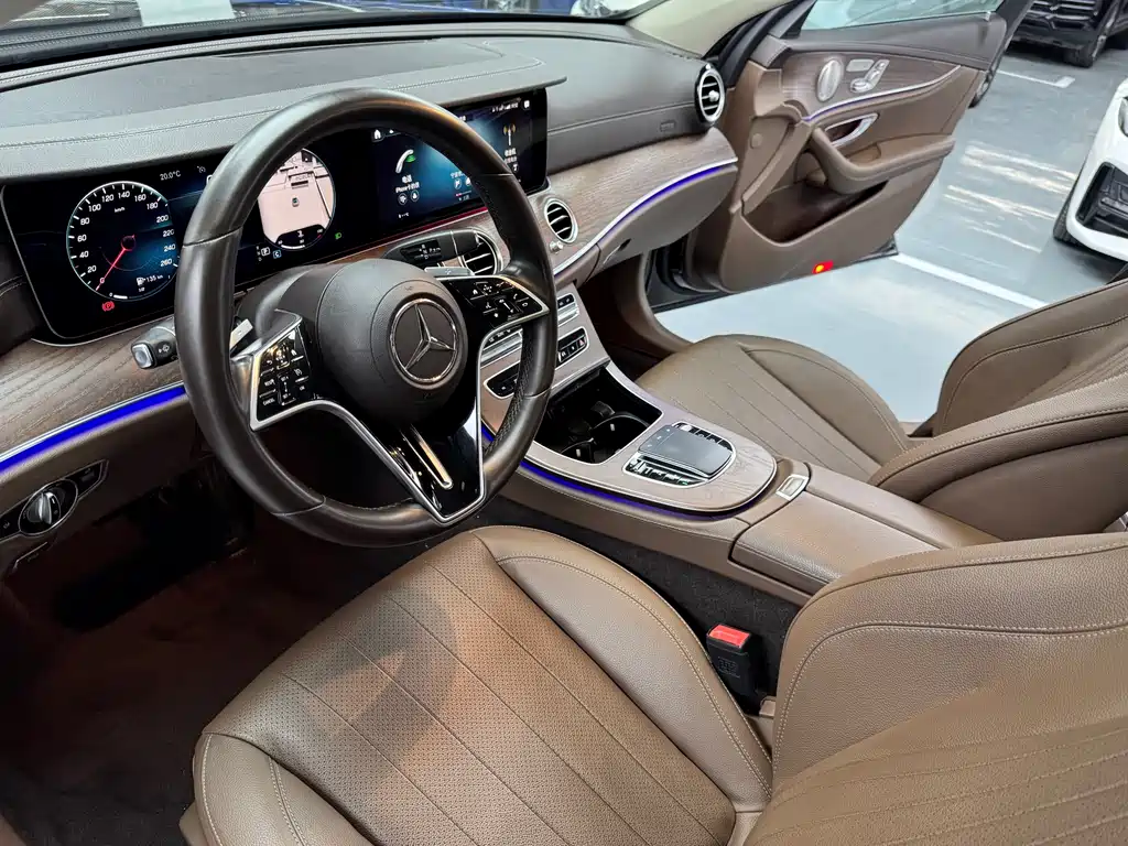 Mercedes-Benz E-Class 2023 — фото 7
