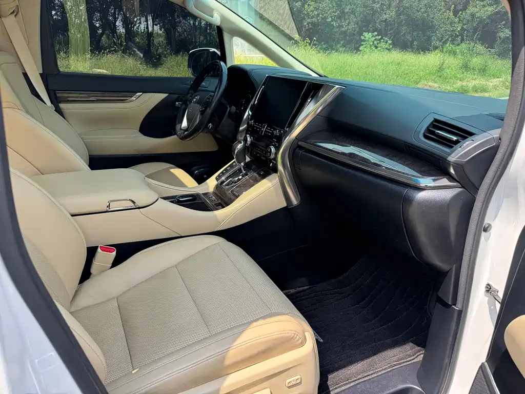 Toyota Alphard 2021 — фото 12