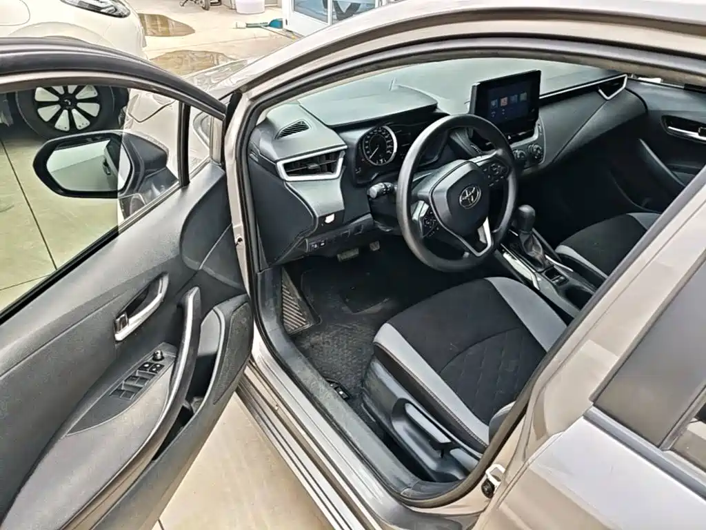 Toyota Corolla 2023 — фото 16