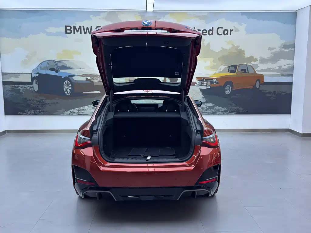 BMW i4 M 2025 — фото 8