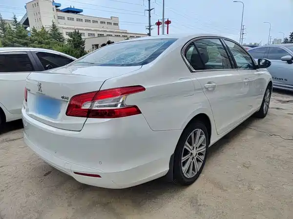 Peugeot 408 2015