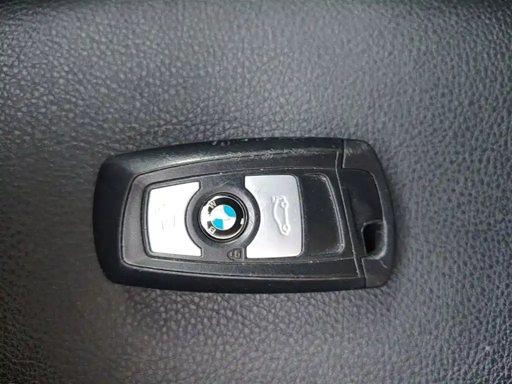 BMW 3 Series 2016 — фото 9
