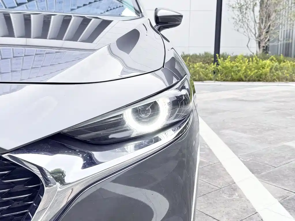 Mazda 3 Axela 2022 — фото 26