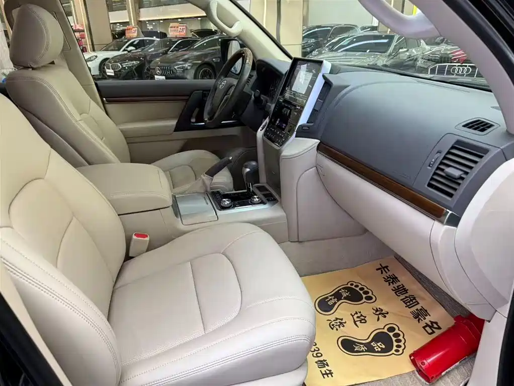 Toyota Land Cruiser 2019 — фото 12