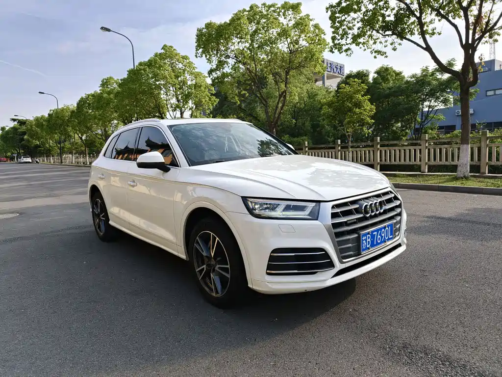 Audi Q5L 2019 — фото 3