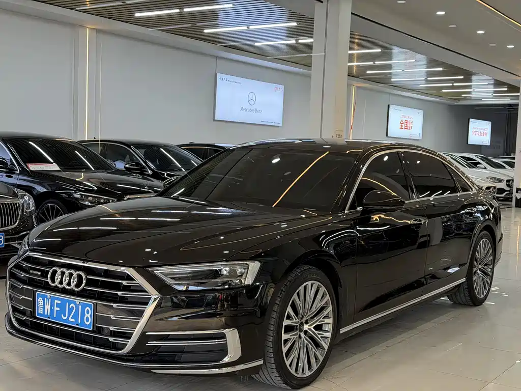 Audi A8 2020 — фото 1