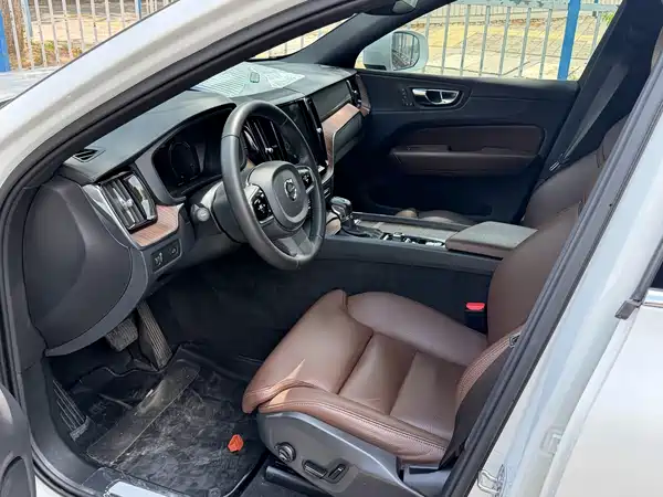 Volvo XC60 2021