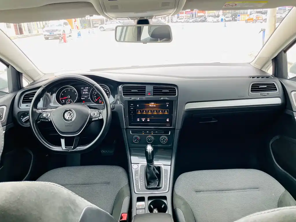 Volkswagen Golf 2020