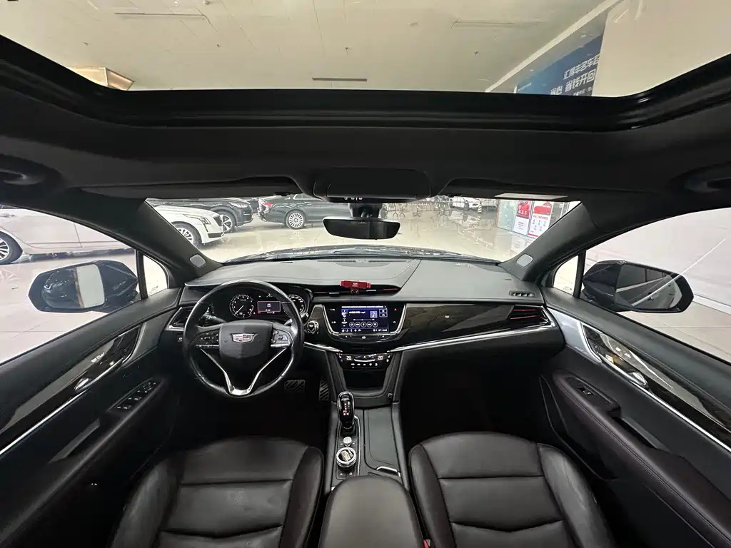 Cadillac XT6 2021 — фото 17