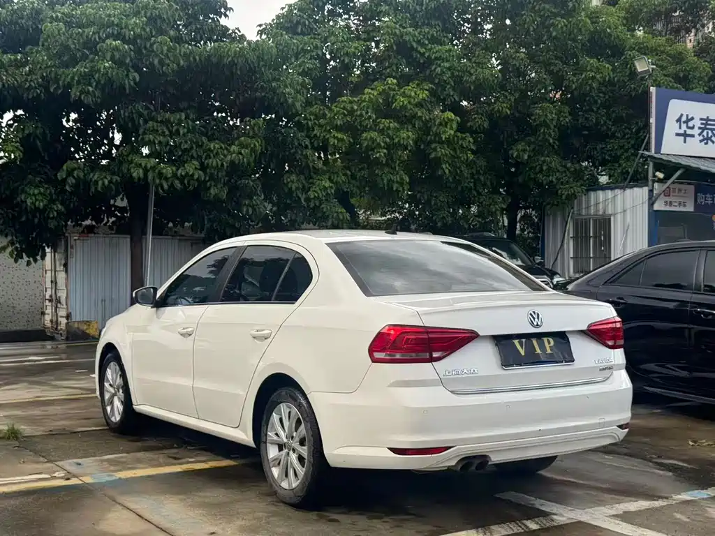 Volkswagen Lavida 2015