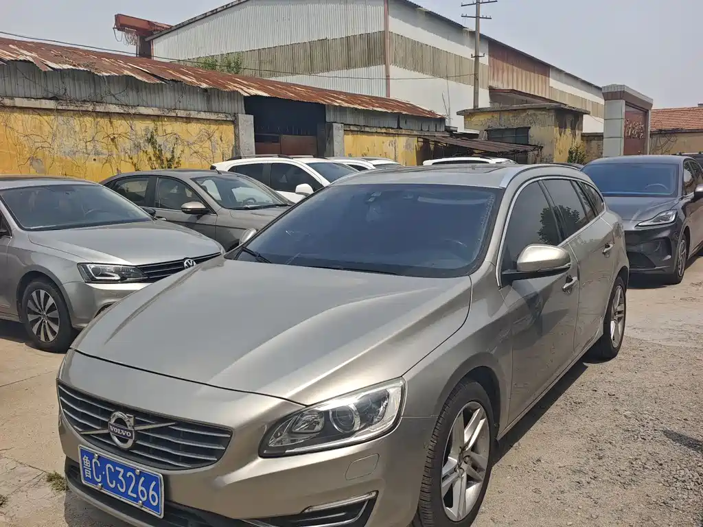 Volvo V60 2016