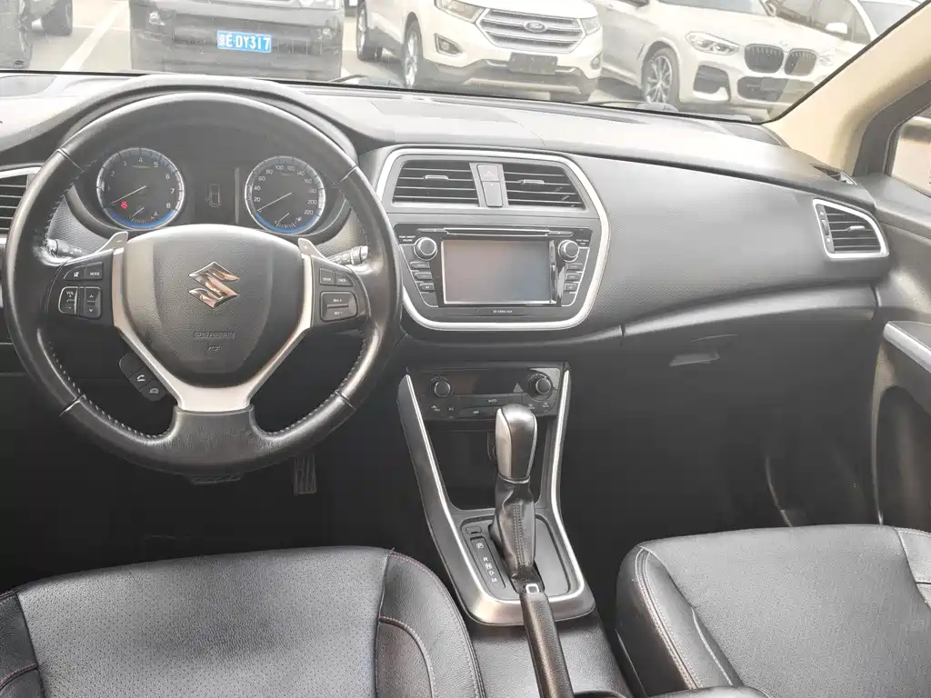 Suzuki S-Cross 2014 — фото 10