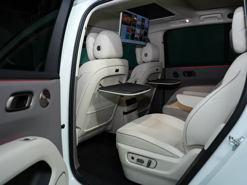 Li Auto i8 2025 — фото 24