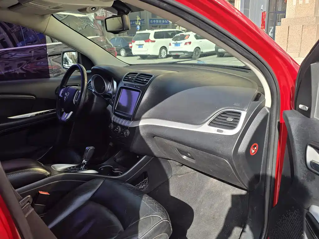 Dodge Journey 2014 — фото 6