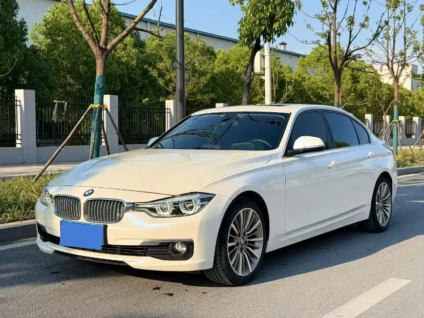 BMW 3 Series 2019 — фото 1