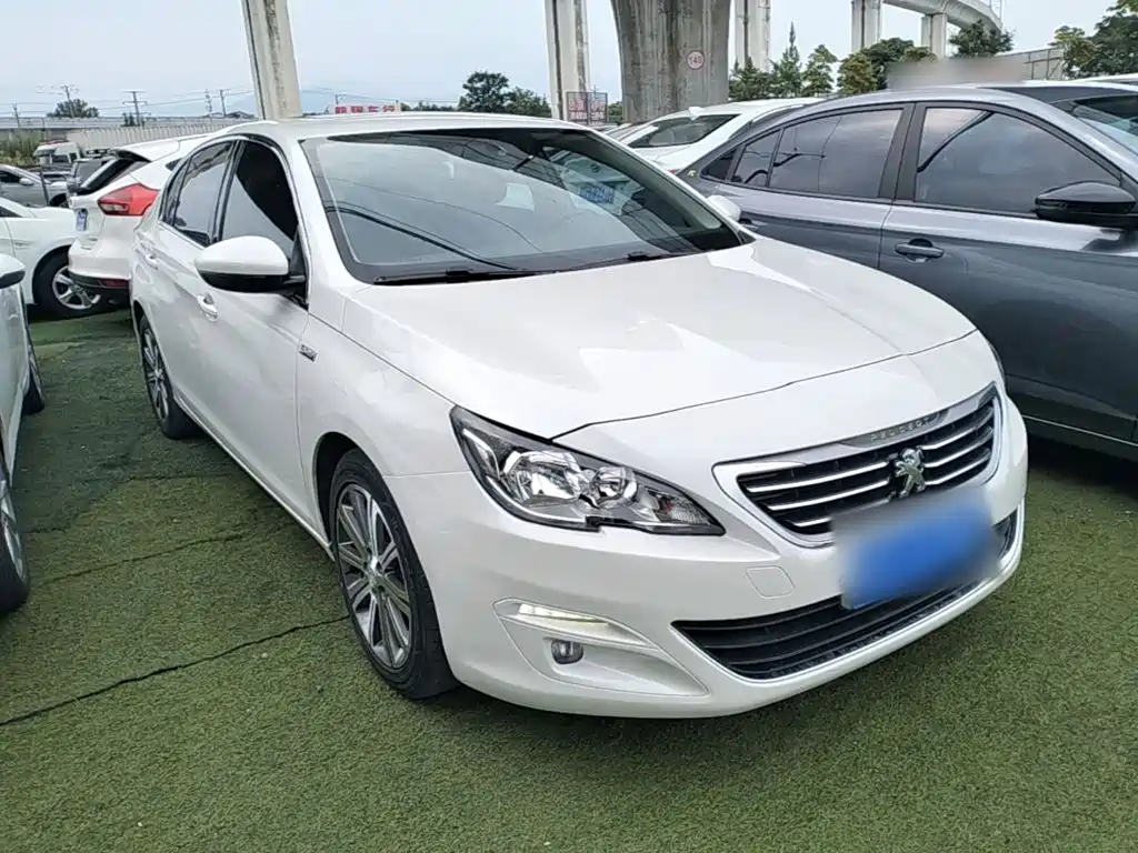 Peugeot 408 2015