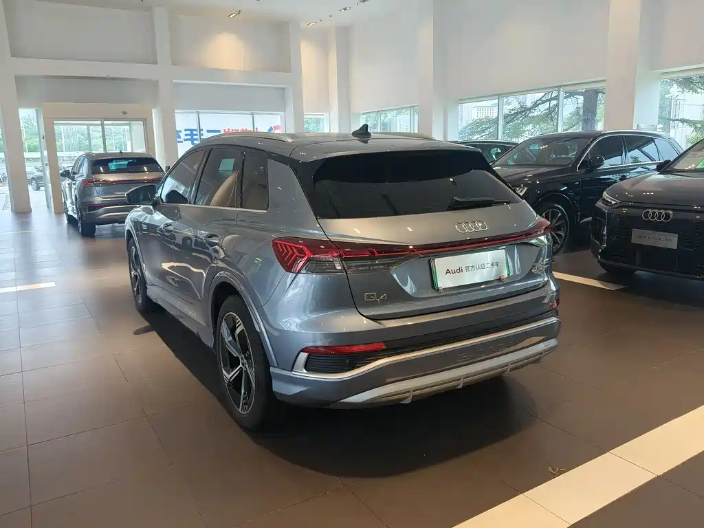 Audi Q4 e-tron 2025