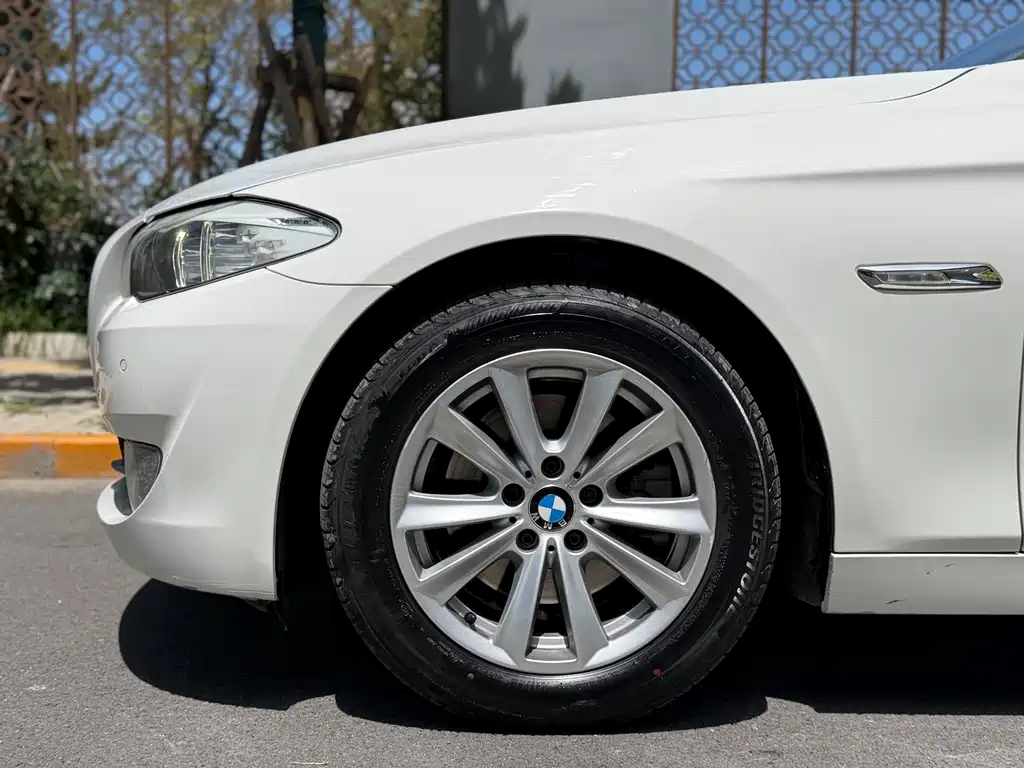 BMW 5 Series 2013 — фото 21