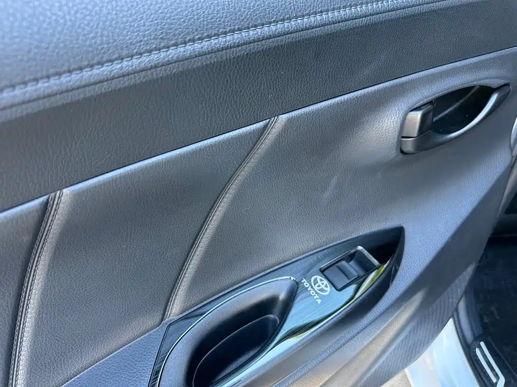 Toyota Yaris L 2017 — фото 14