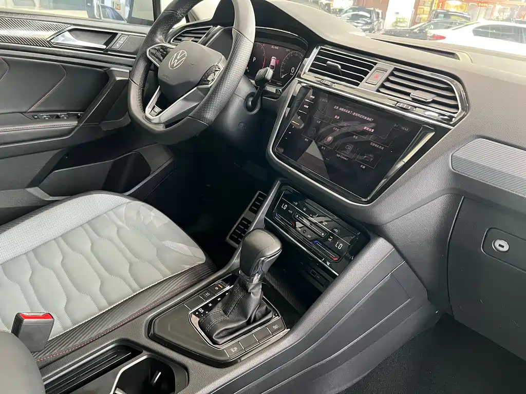 Volkswagen Tiguan X 2021 — фото 11
