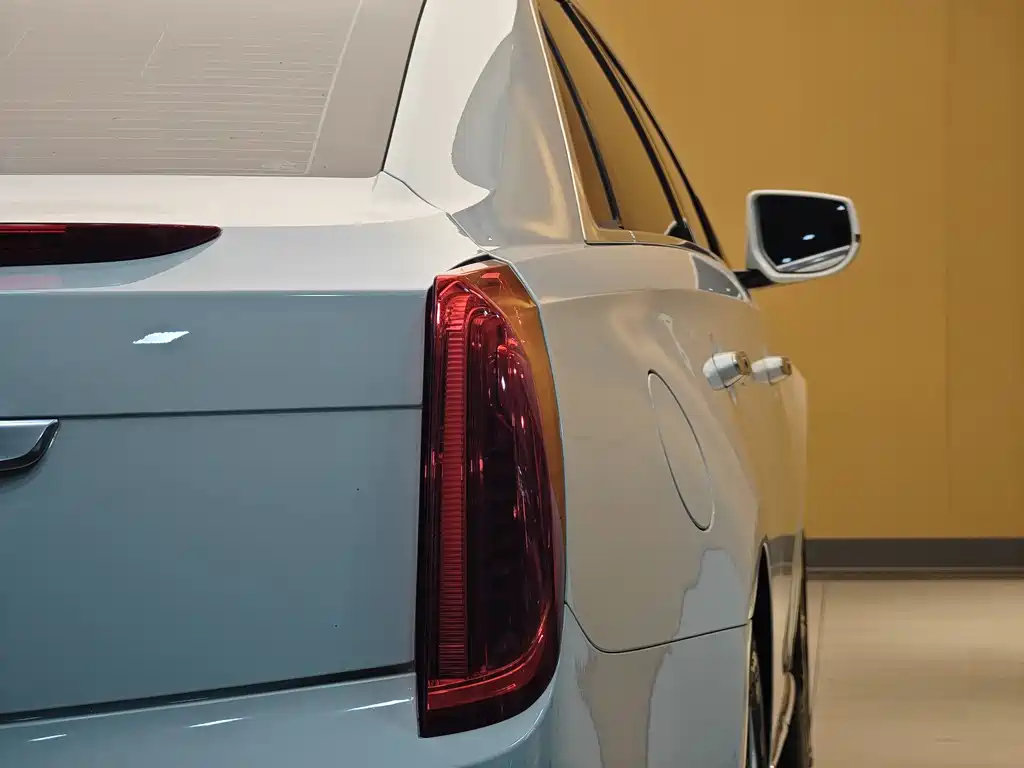 Cadillac XTS 2015 — фото 28