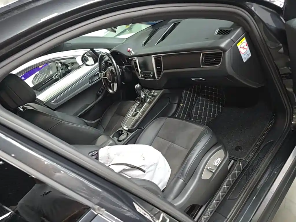 Porsche Macan 2018 — фото 25