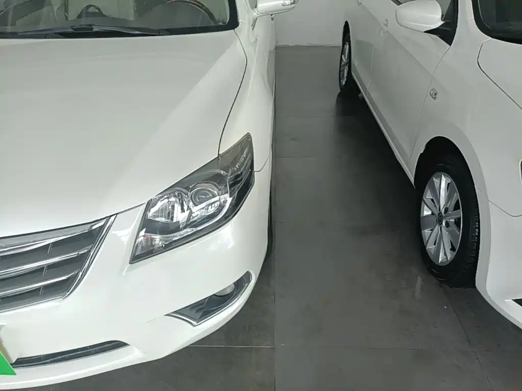 Toyota Camry 2014 — фото 24