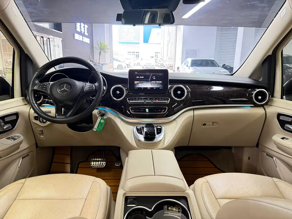 Mercedes-Benz V-Class 2019 — фото 7