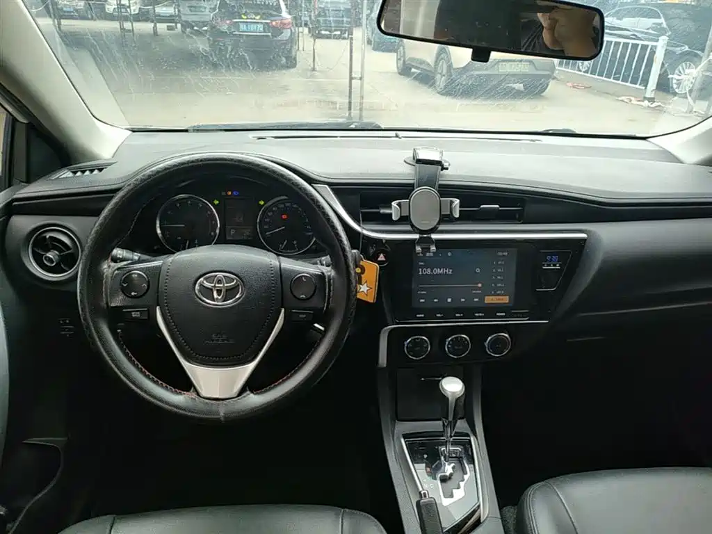 Toyota Corolla 2019 — фото 10