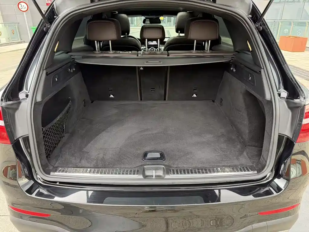 Mercedes-Benz GLC 2018 — фото 16