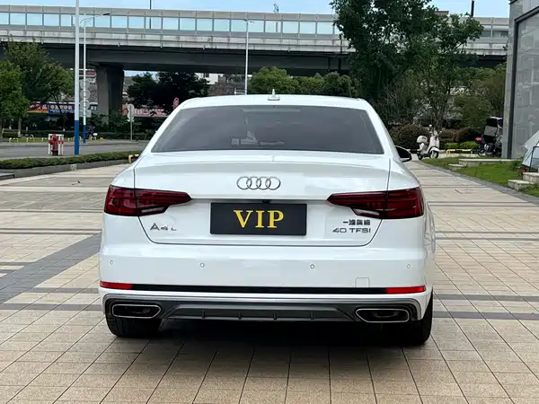 Audi A4L 2019