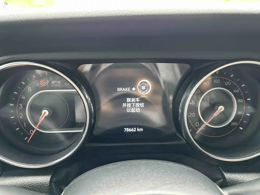 Jeep Wrangler 2019 — фото 10