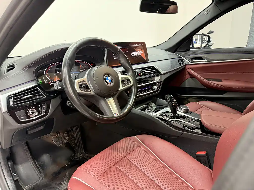 BMW 5 Series 2022 — фото 10