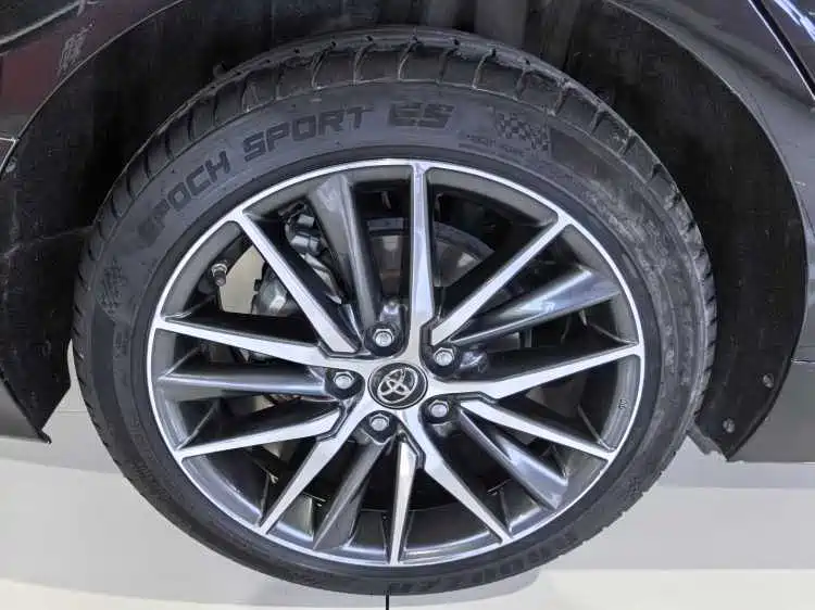 Toyota Camry 2022 — фото 16