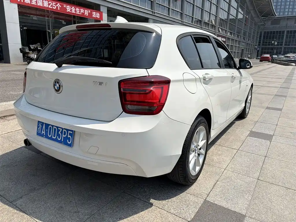 BMW 1 Series 2012 — фото 7