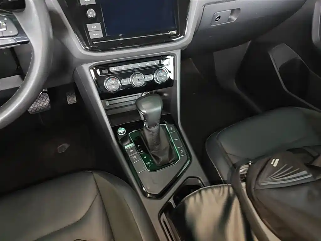 Volkswagen Tiguan L 2019 — фото 14