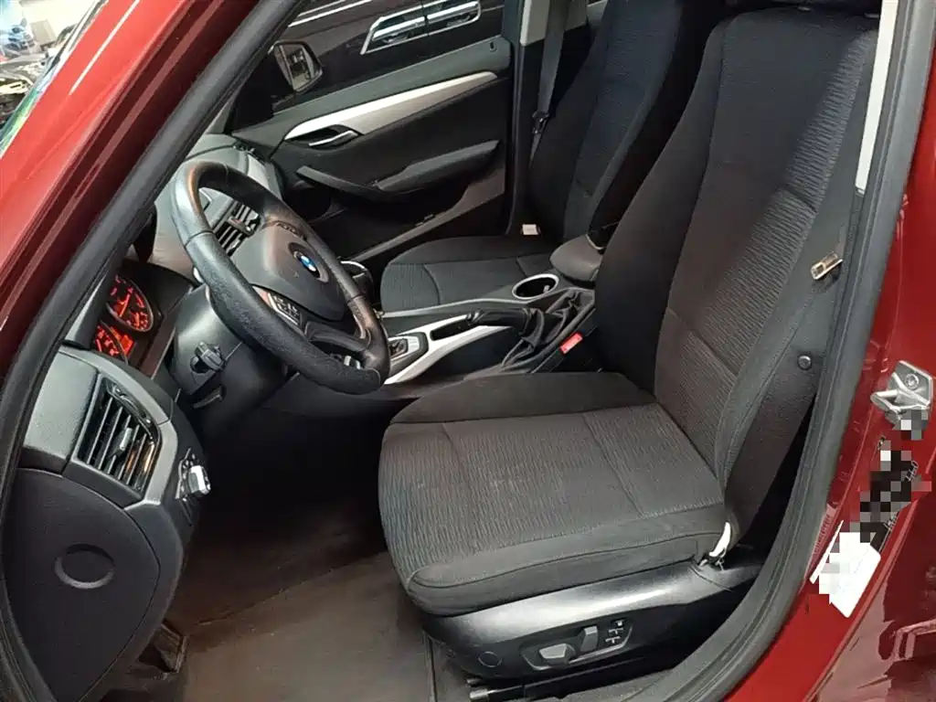 BMW X1 2015 — фото 15