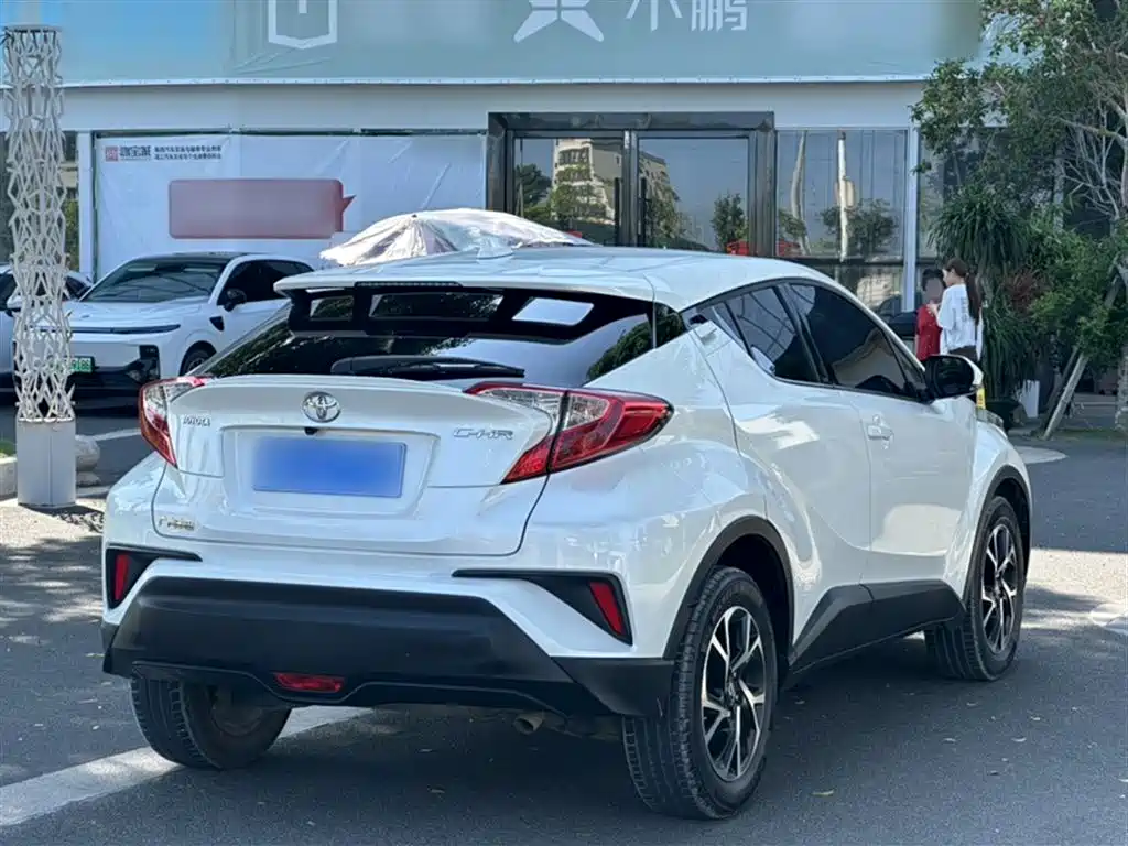 Toyota C-HR 2021 — фото 9