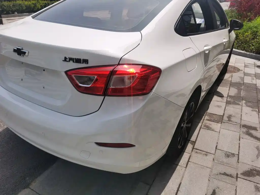 Chevrolet Cruze 2018 — фото 24